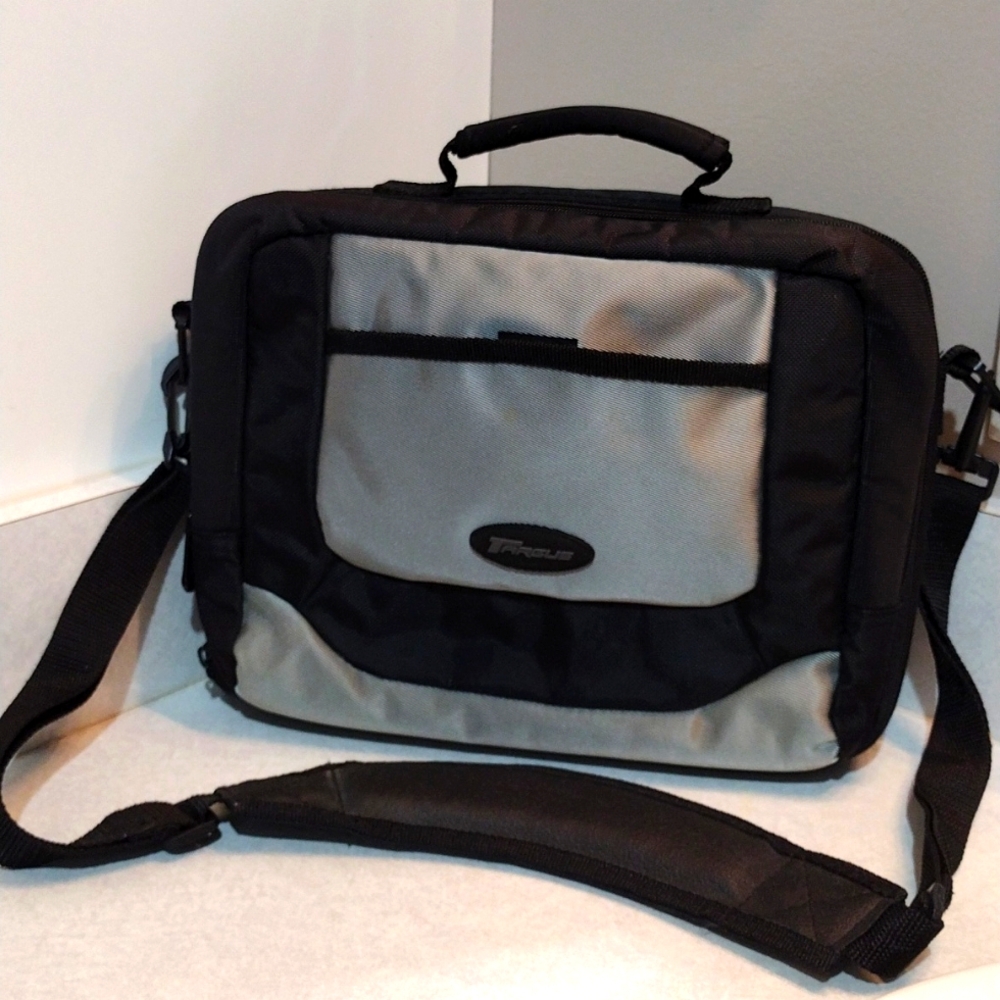 Targus mini computer briefcase.